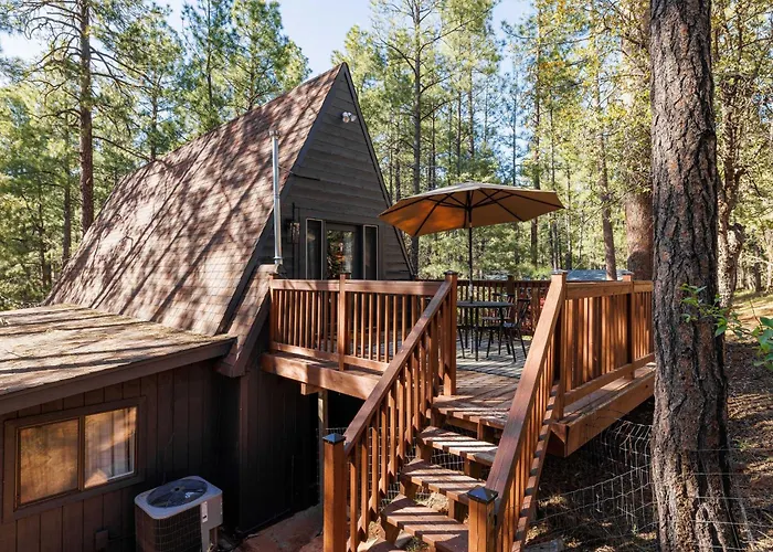 Pet-Friendly Pine Cabin With Hot Tub And Fire Pit! Holiday home
